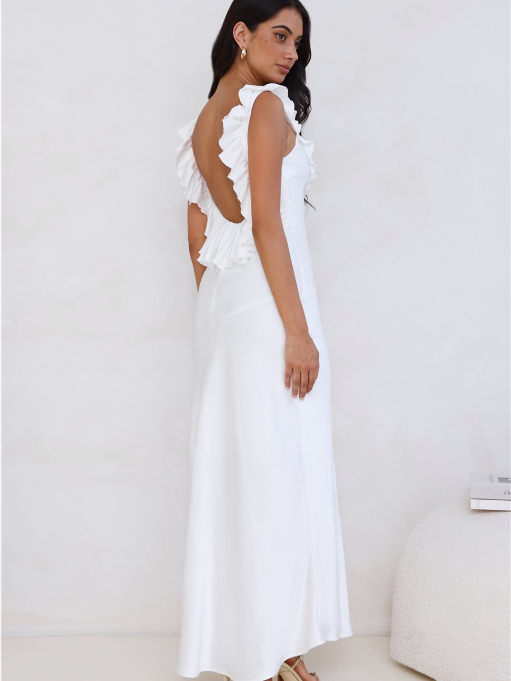 Hello Molly Elegant Bridal White Ruffle-Back Satin Dress - Picture 2 of 8